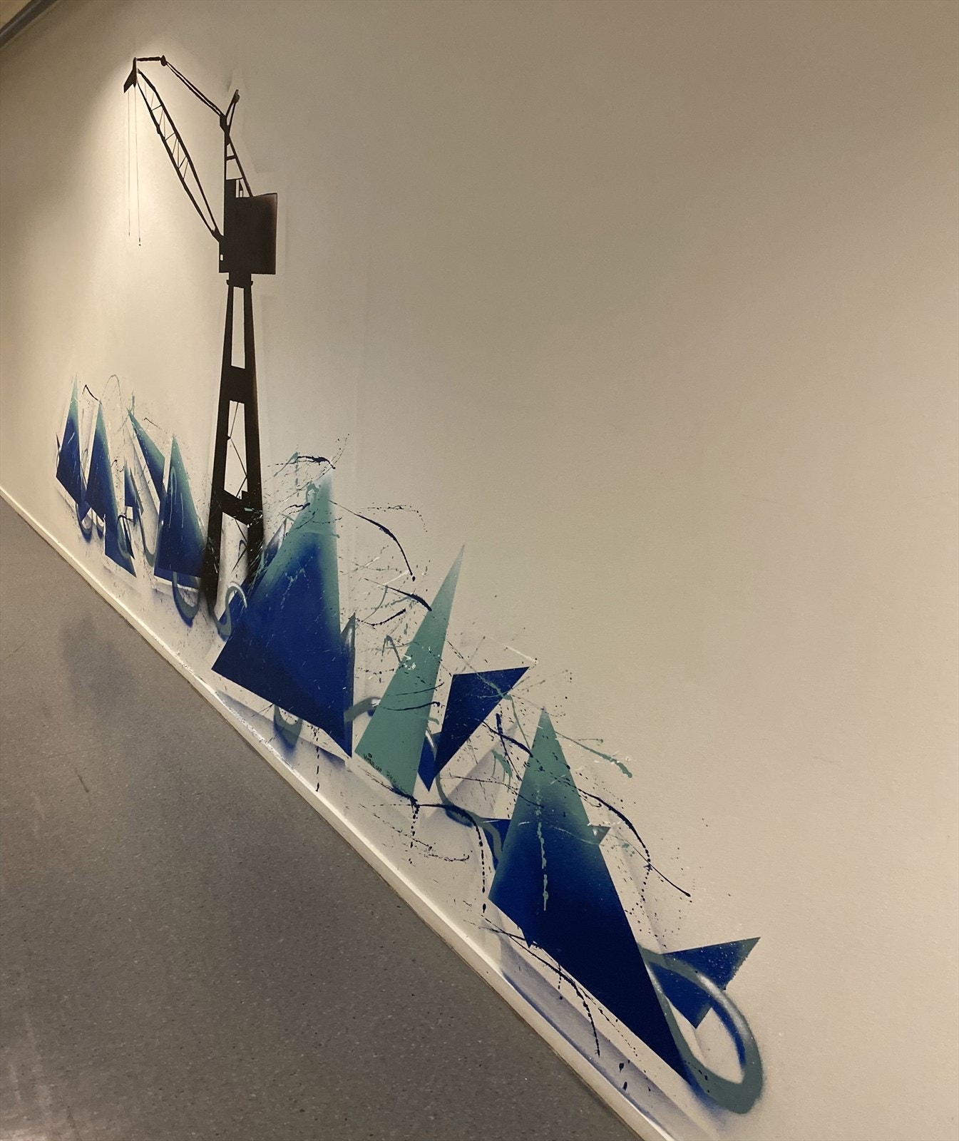 Kunst i felles gang. Galleribilde