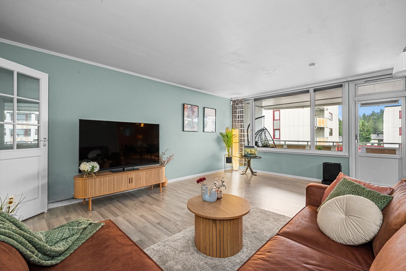 Leiligheten kan skilte med en rekke kvaliteter, herunder moderne kjøkken fra 2021, stilrent bad fra 2018, sørvendt balkong og gode parkeringsmuligheter. Galleribilde