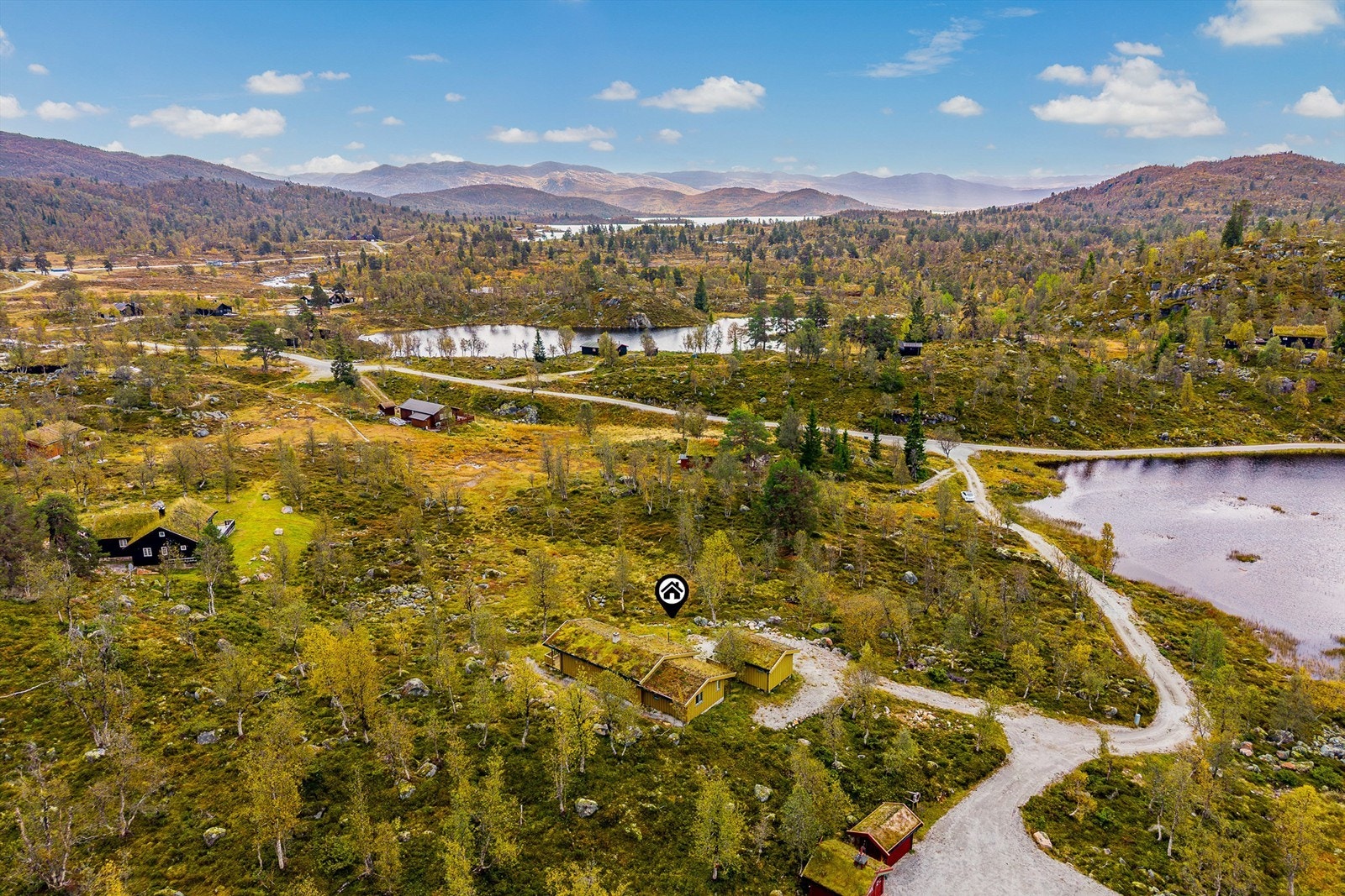 Dette er stedet for rekreasjon, peiskos og hyggelige samlinger rundt langbordet. Galleribilde