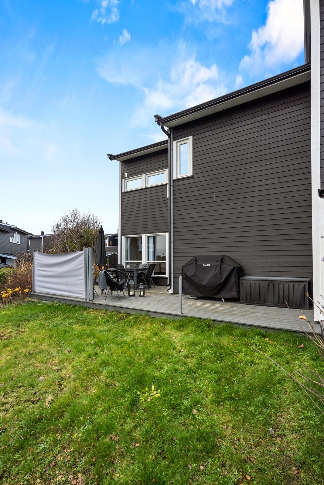 Fra uteplassen er det tilgang til fine uteområder. Galleribilde