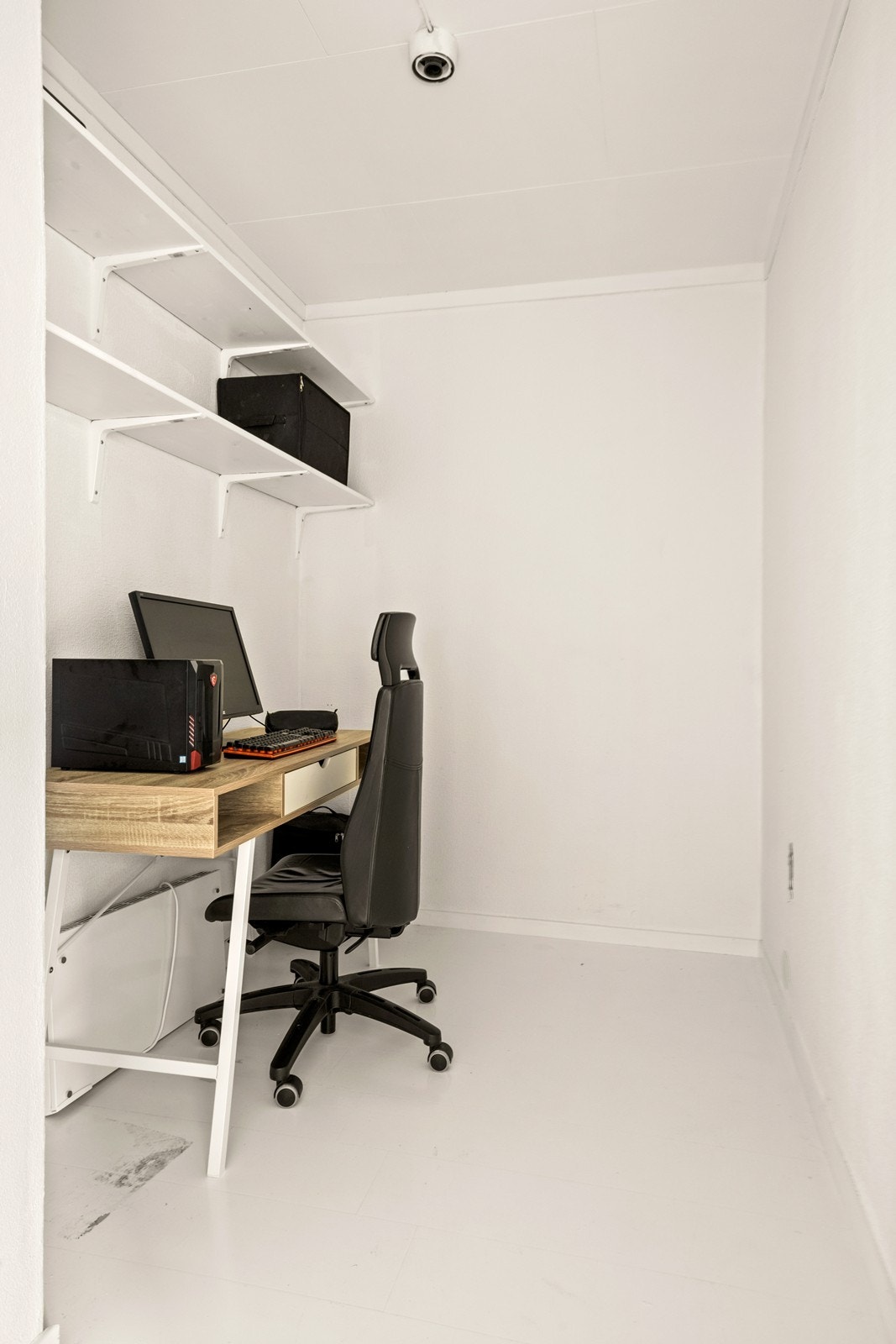 Bod i 2. etasje er innredet med kontorplass. Galleribilde