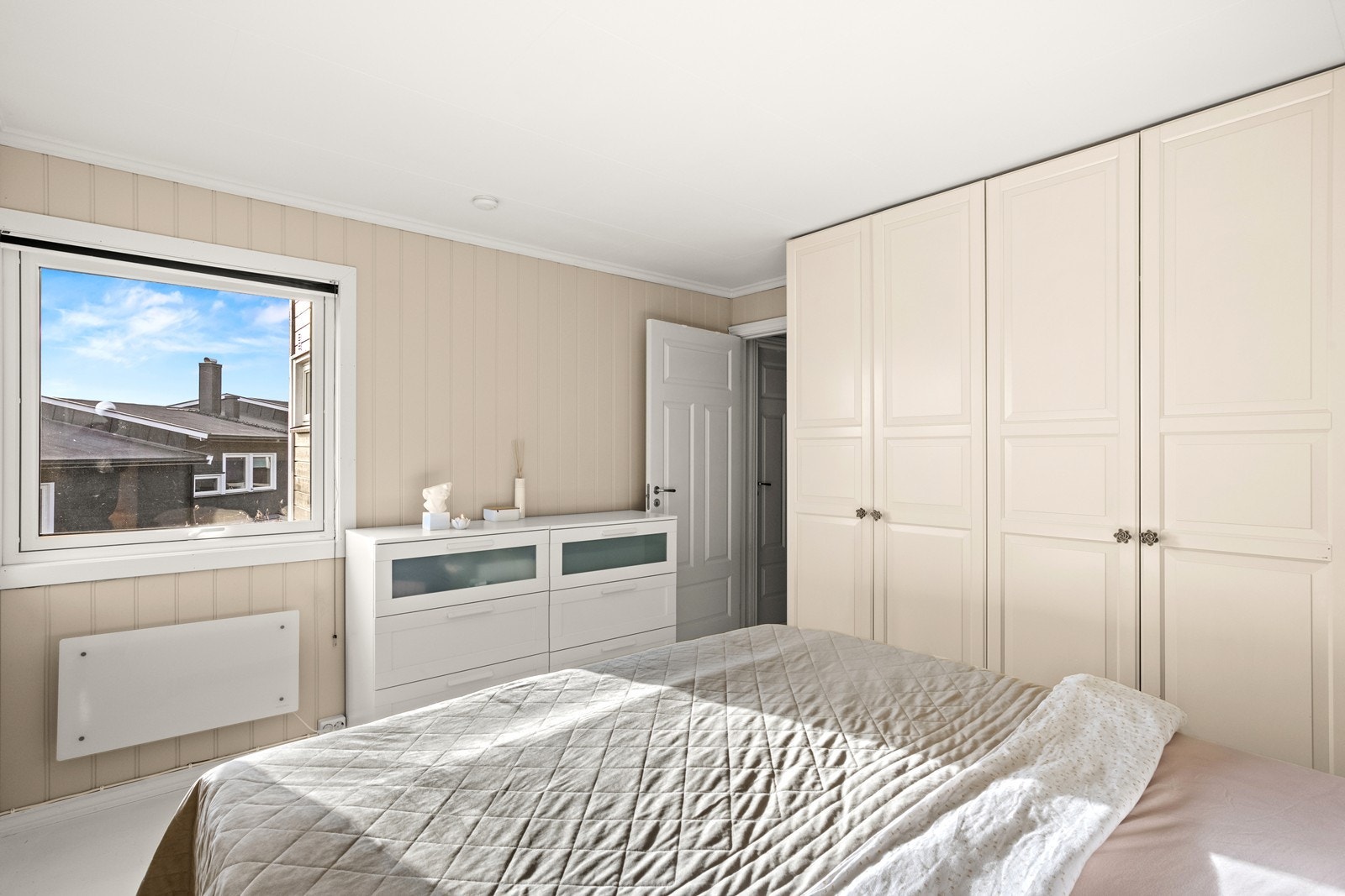 Dette har plass til flere garderobeskap Galleribilde