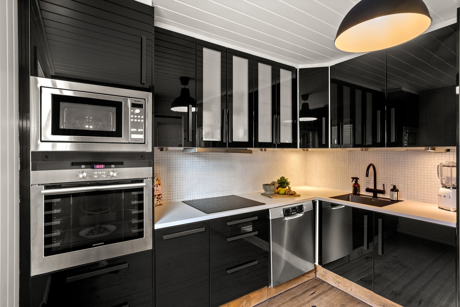 Her er det godt med skapplass og innredning Galleribilde