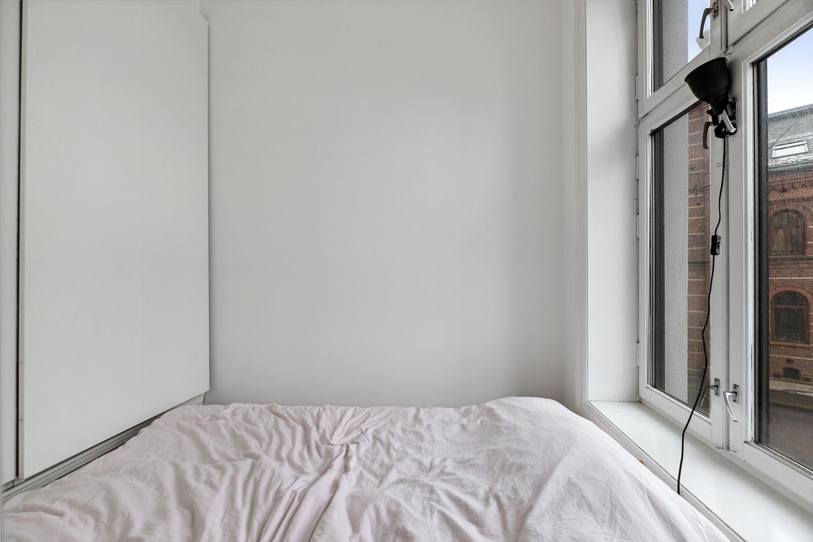 Soverom med garderobeskap Galleribilde