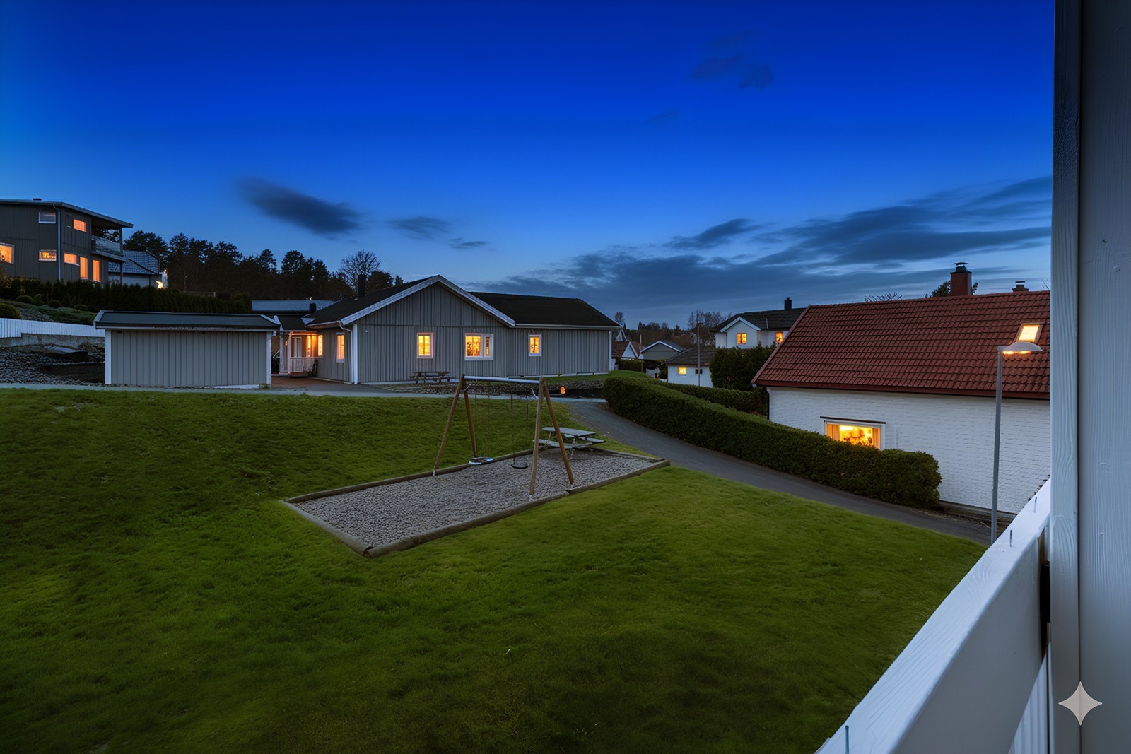 Utsikt fra veranda over nabolaget Galleribilde