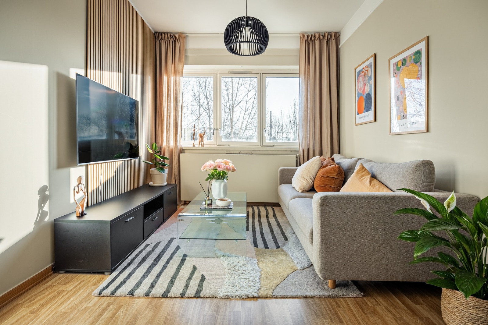 Velkommen til en lys og innbydende 2-roms hjørneleilighet i Sinsenterrassen 20! Foto: Stine Prøitz Jørgensen. Galleribilde