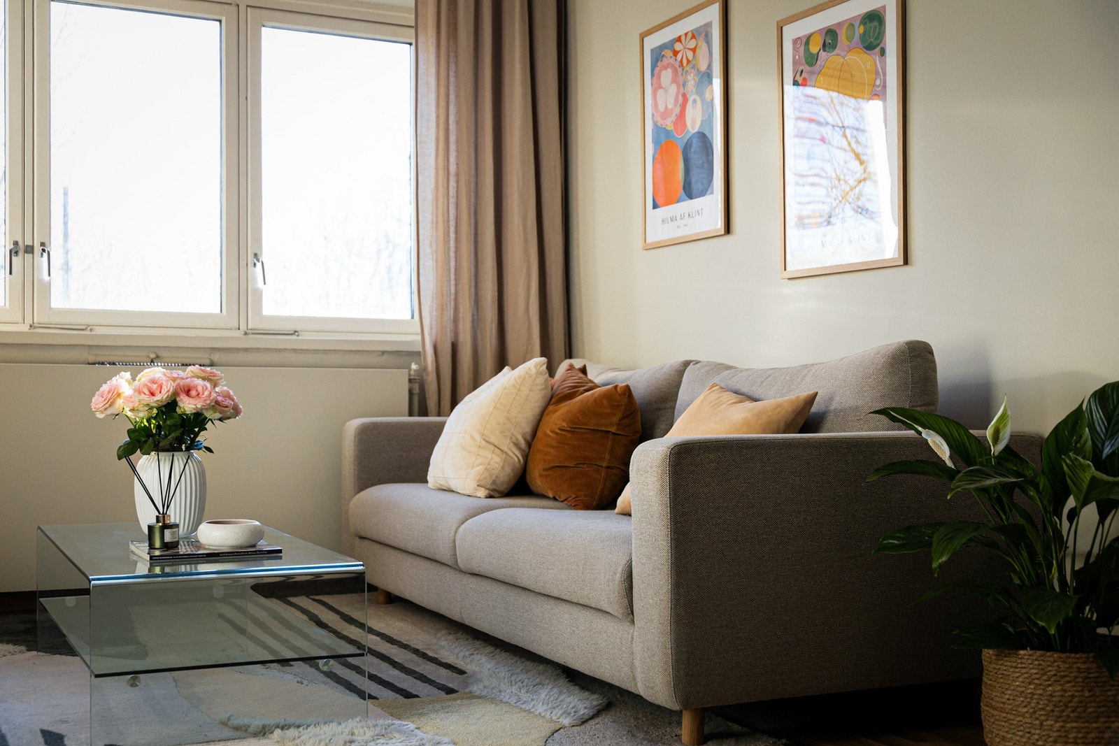 Fyring, varmtvann og bredbånd er inkludert i felleskostnadene. Galleribilde