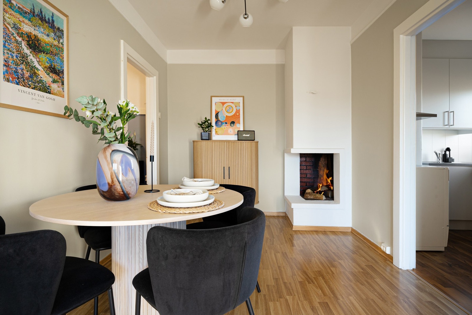 Den lune og behagelige peisen kommer godt med når gradestokken kryper nedover. Galleribilde