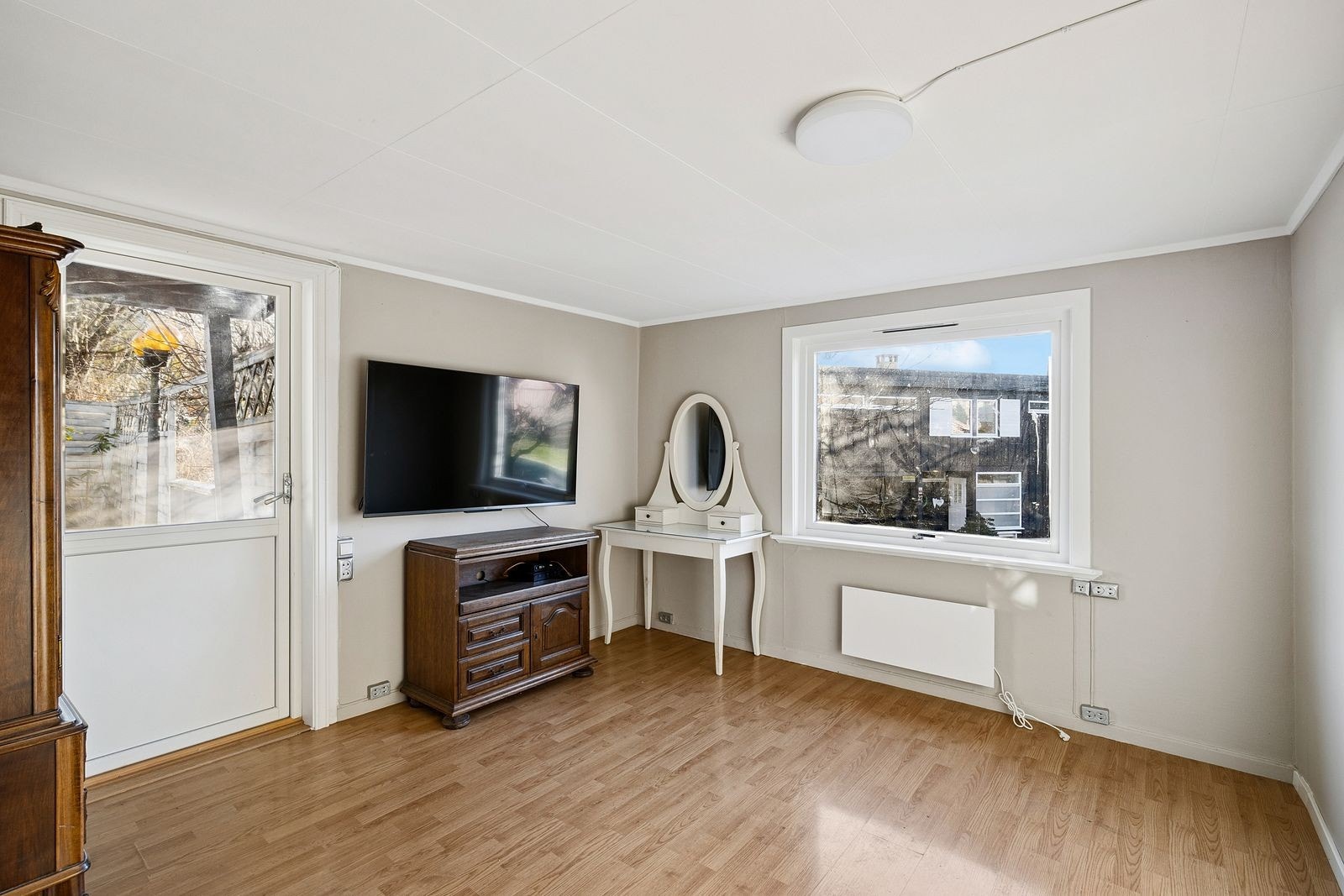 Stort oppholdsrom/stue i 1 etasje Galleribilde