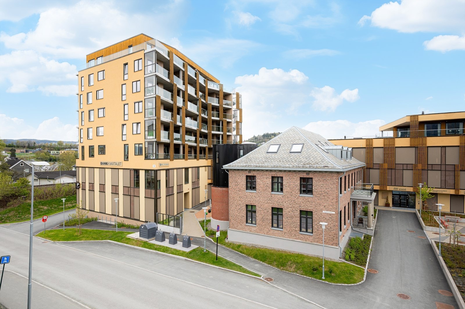 Fra leiligheten er det kort vei til Høyeggen barneskole, Gimse barneskole, Gimse ungdomsskole og Melhus videregående skole. Galleribilde