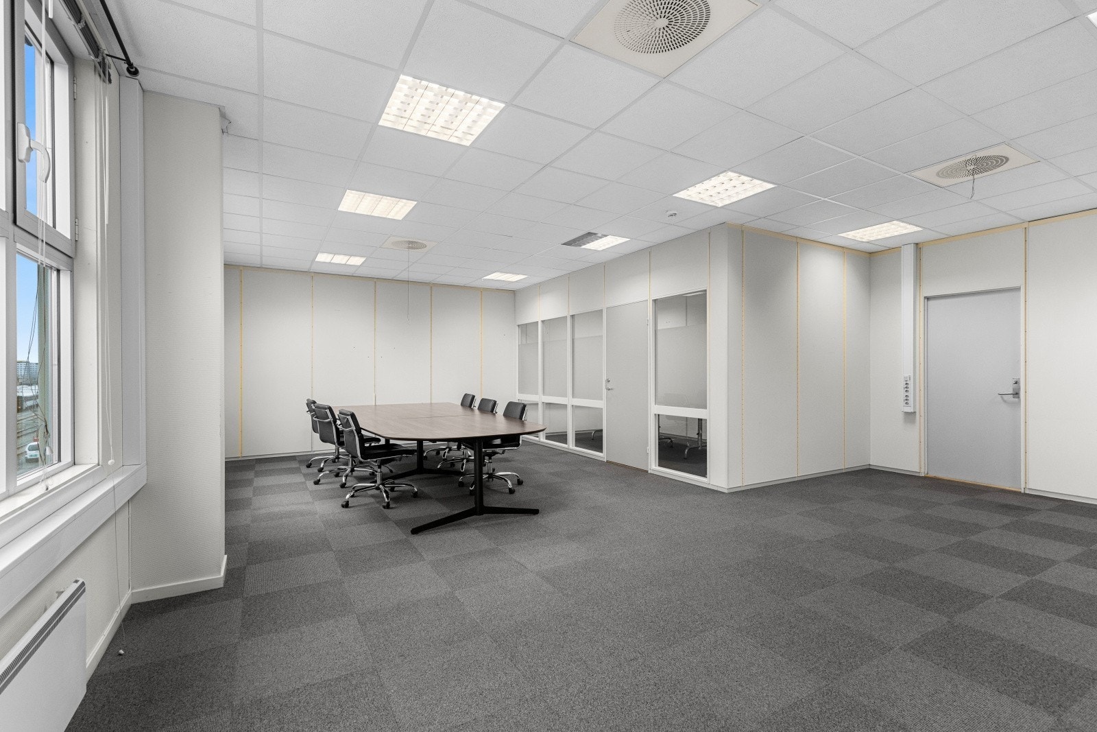 Romslige og flotte kontorlokaler. Galleribilde