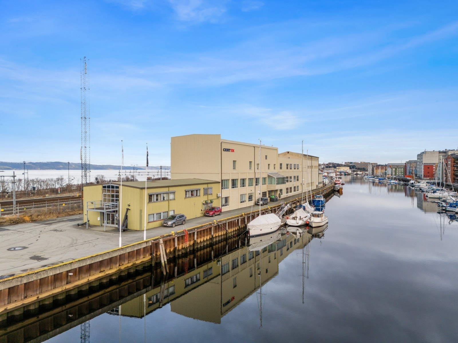 På Vestre Kanalkai 24 er det ledige arealer i 3. etasje. Galleribilde