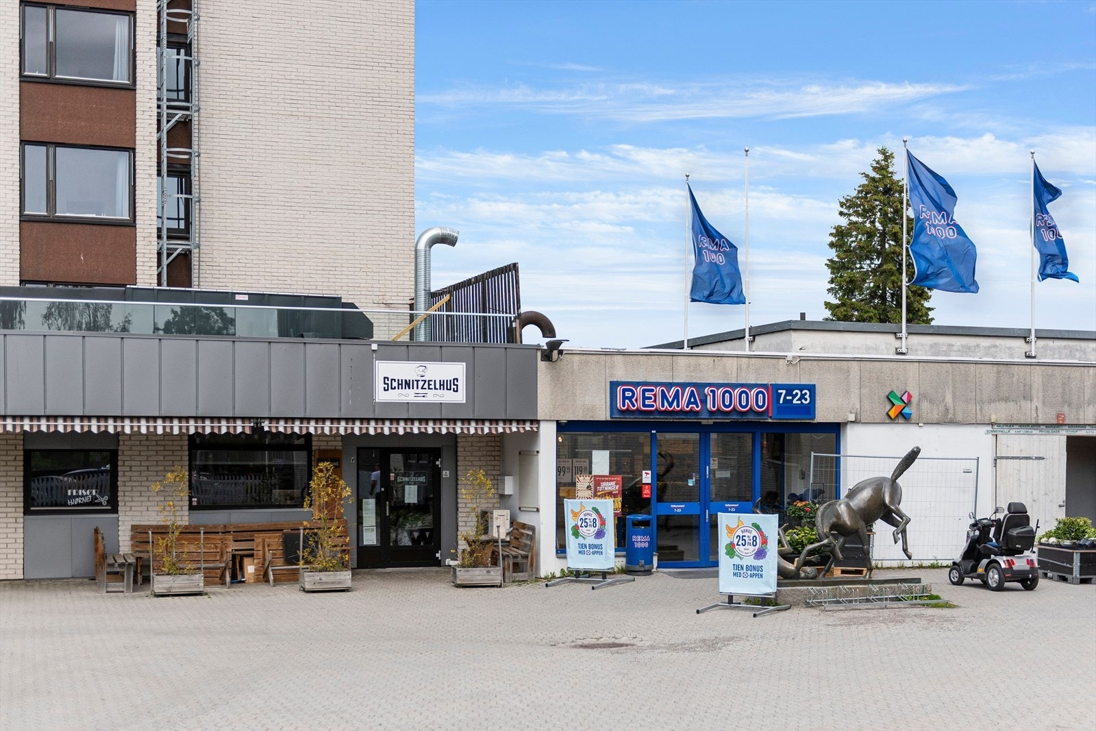 REMA1000 i umiddelbar nærhet fra boligen. Galleribilde