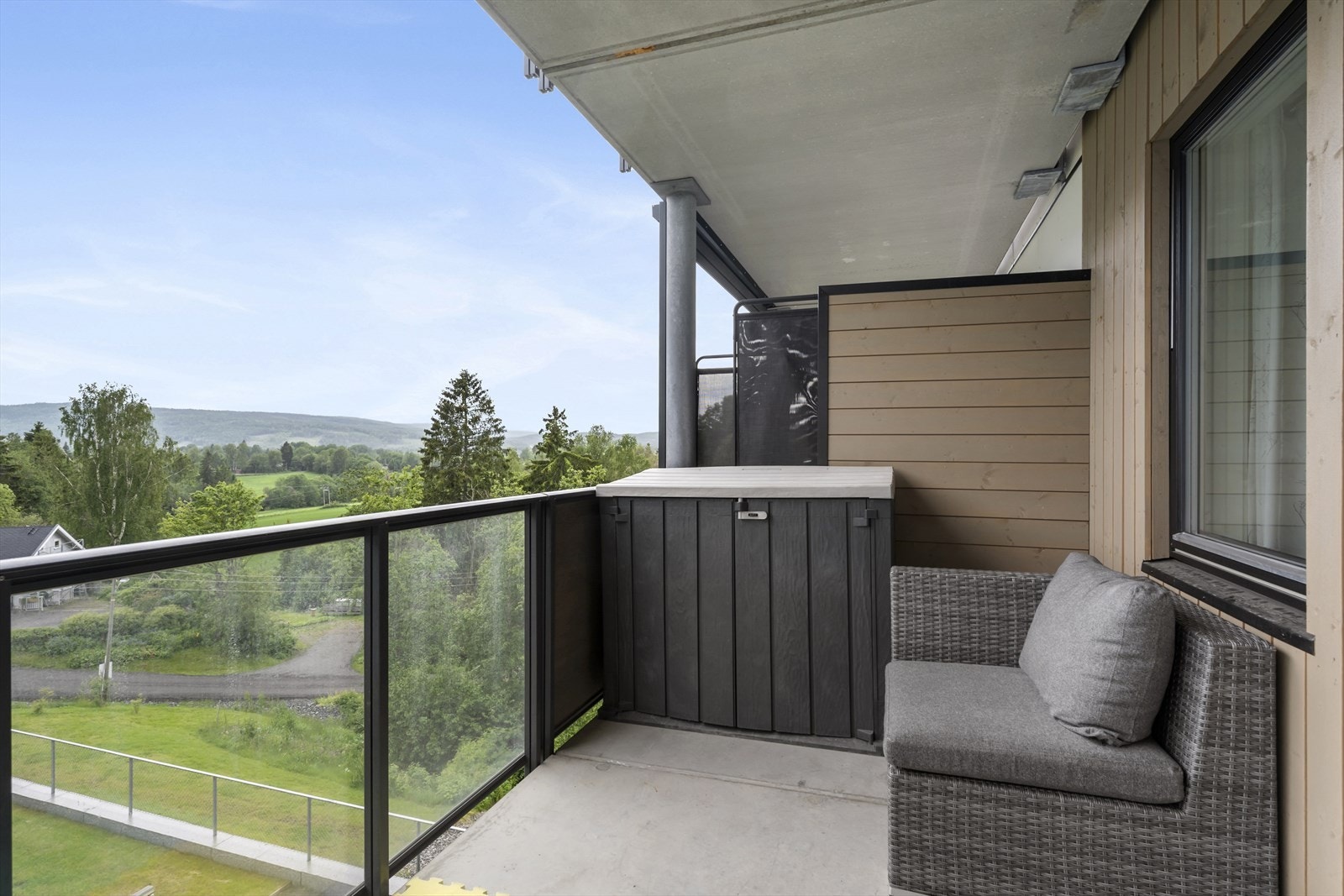 Balkongen har muligheter for sitte grupper med mer. Galleribilde