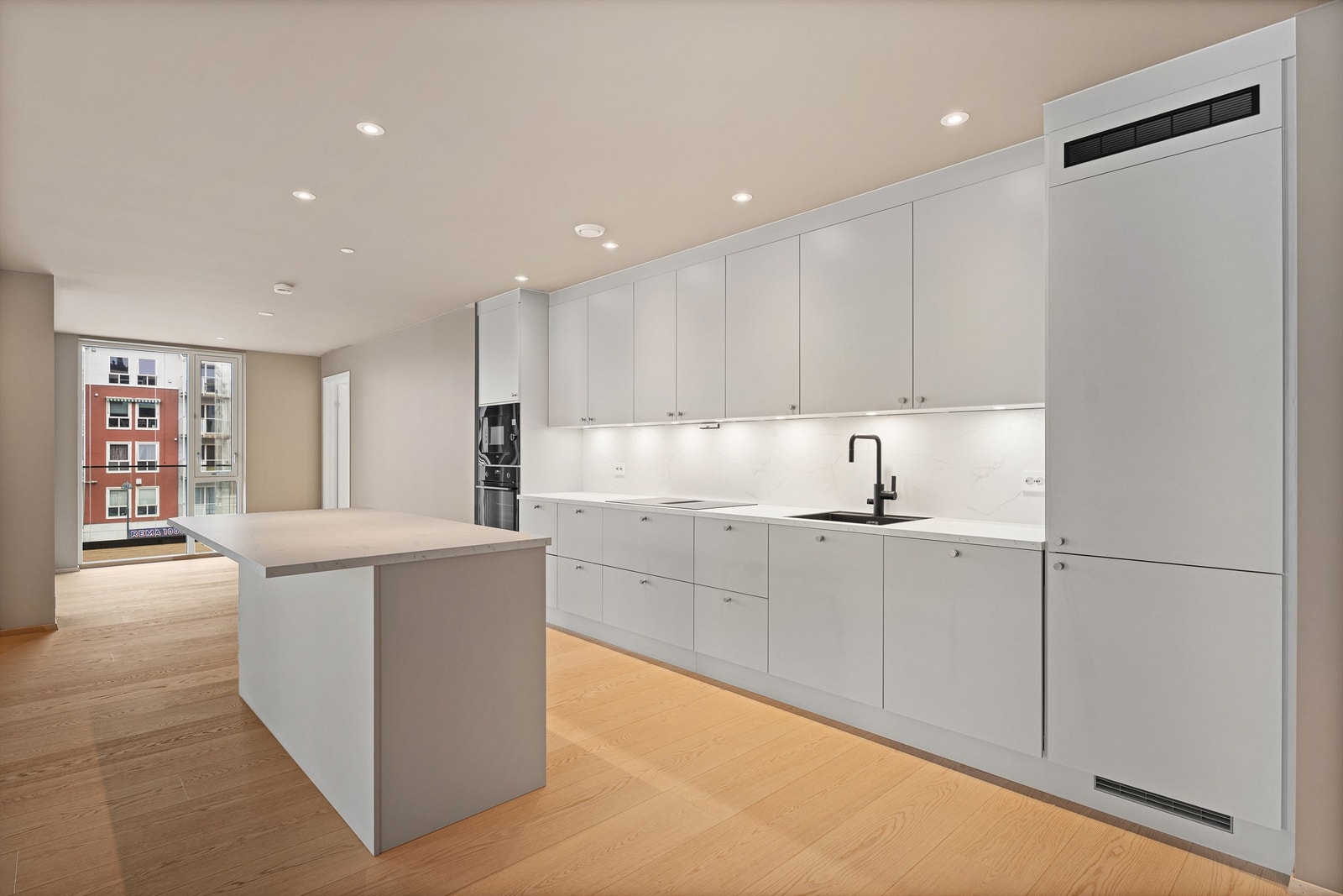 Delikat og tidløst kjøkken med moderne og lettvinte løsninger Galleribilde