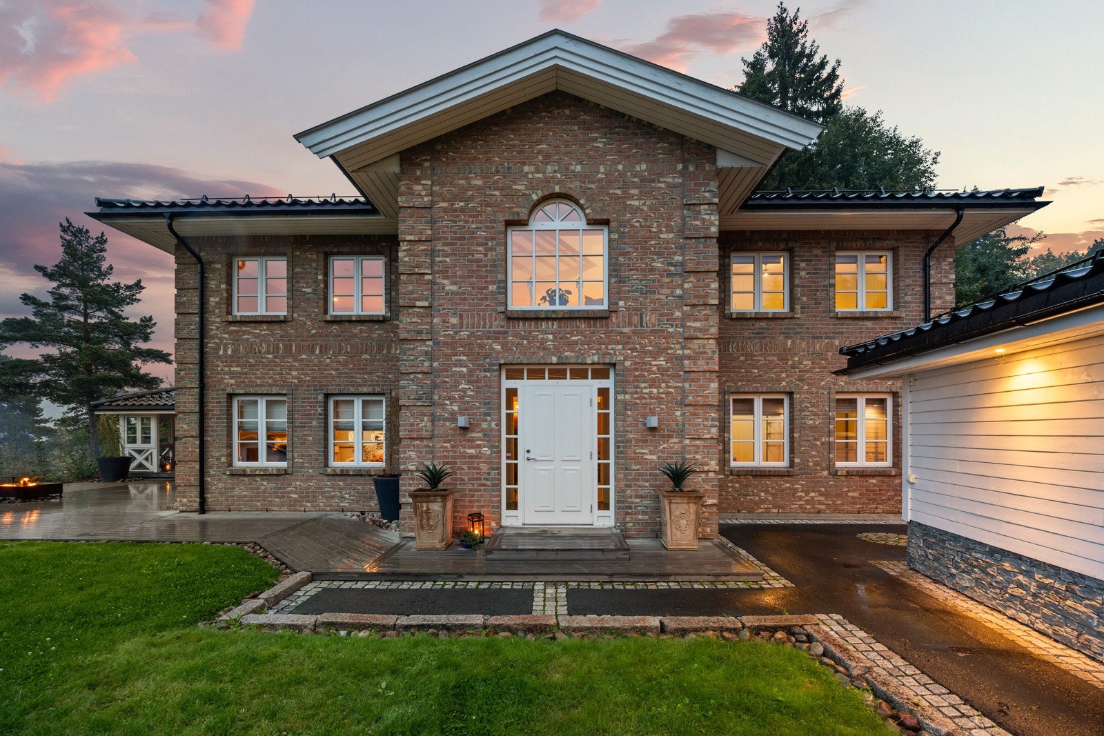 Flott villa på 215 kvm med svært gode kvaliteter. Galleribilde