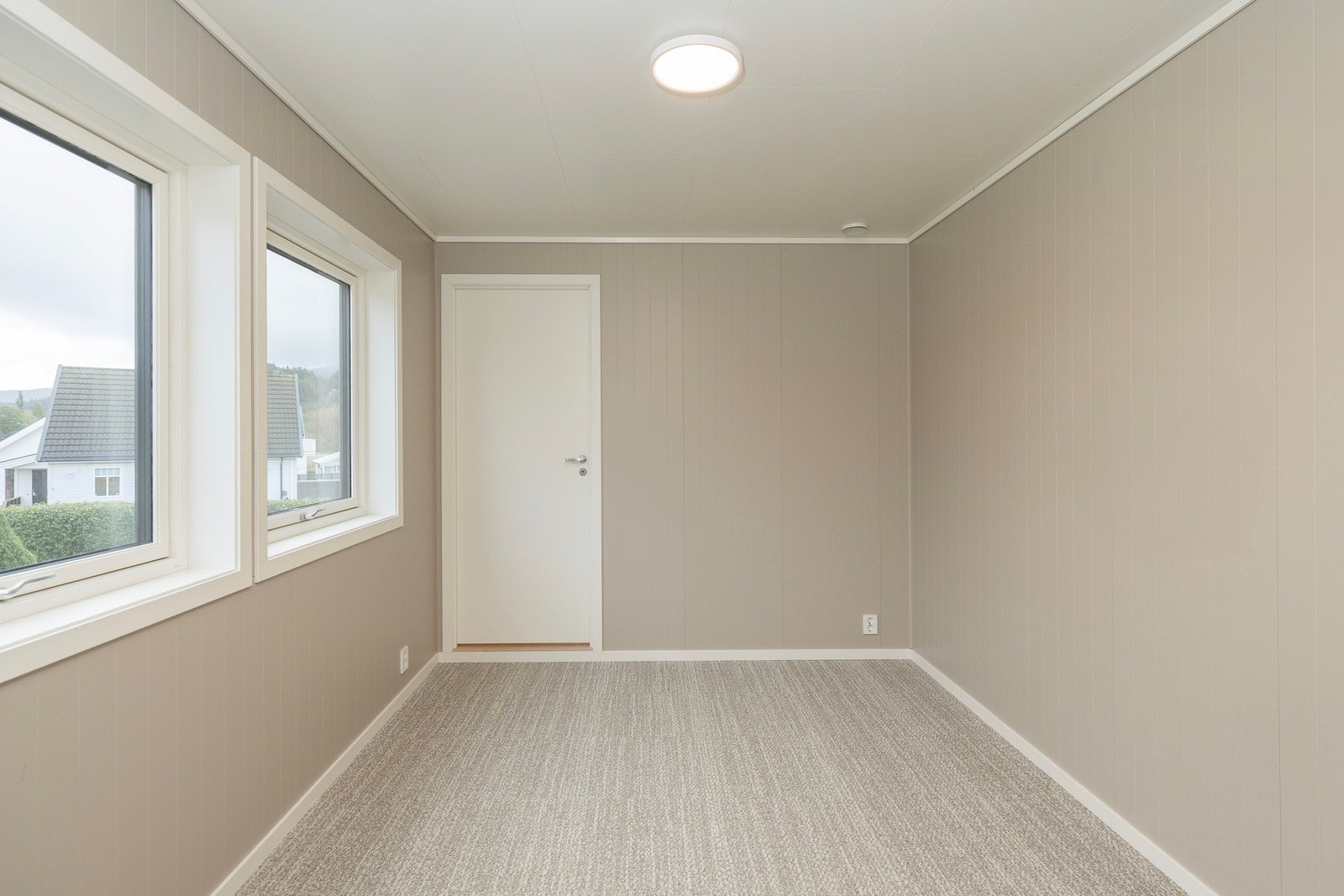 Soverommet i 2 etasje er på 11 kvm. Her har man både eget bad og walk-in closet. Galleribilde