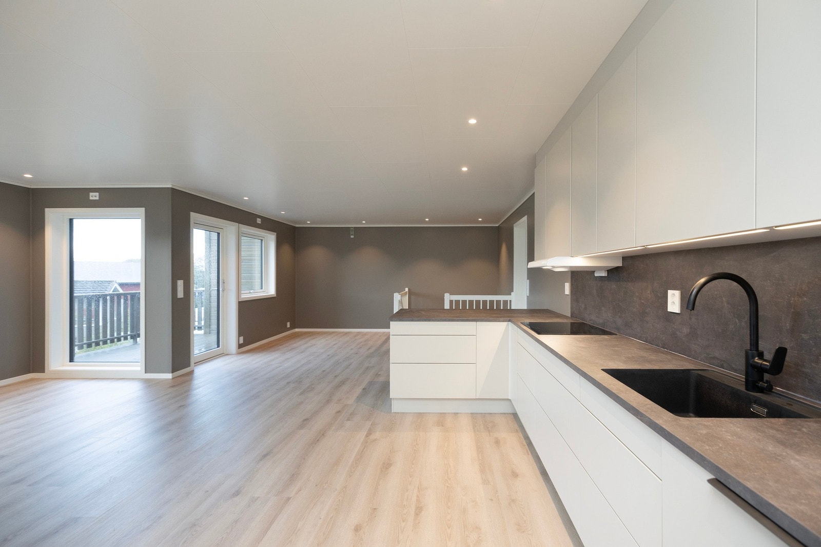 Kjøkkenet er fra HTH, med smarte løsninger. Galleribilde