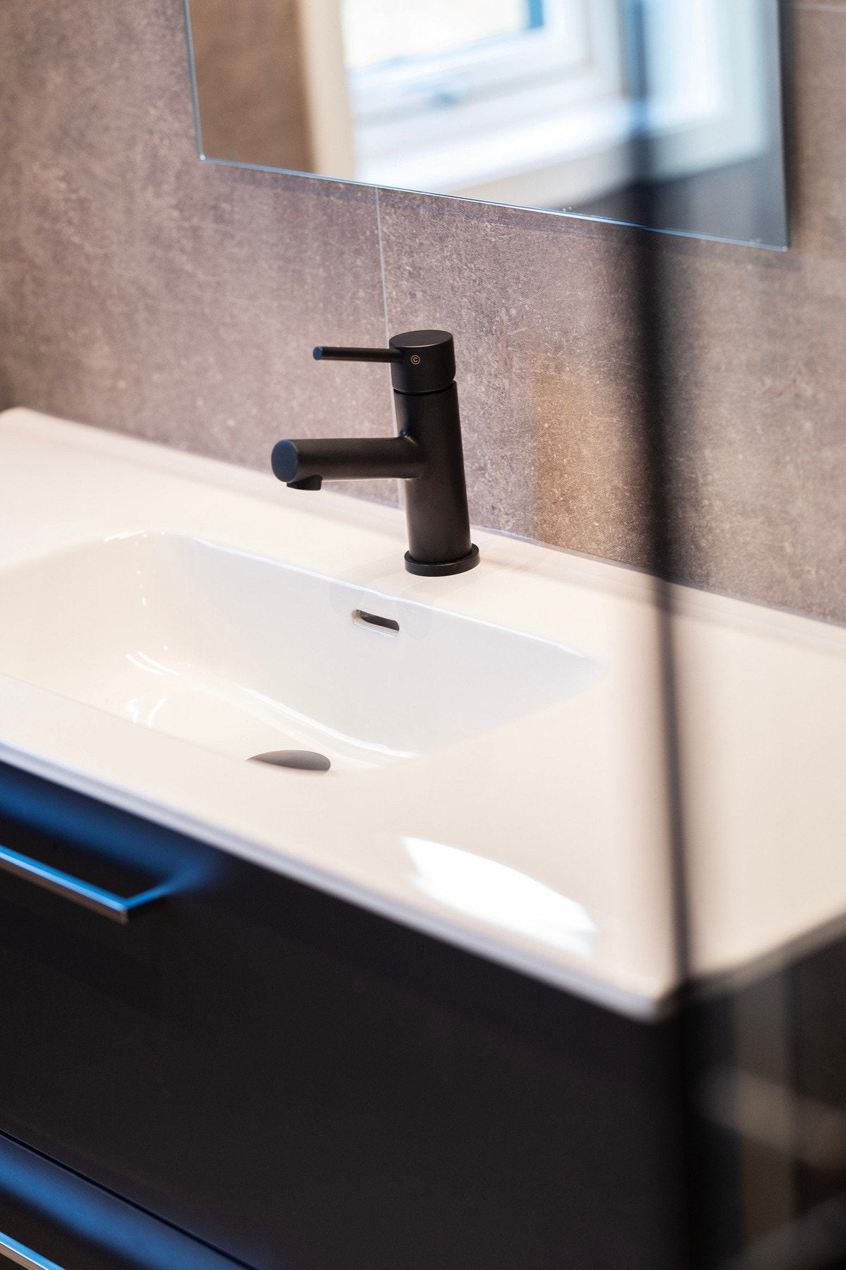 Moderne servant. Galleribilde