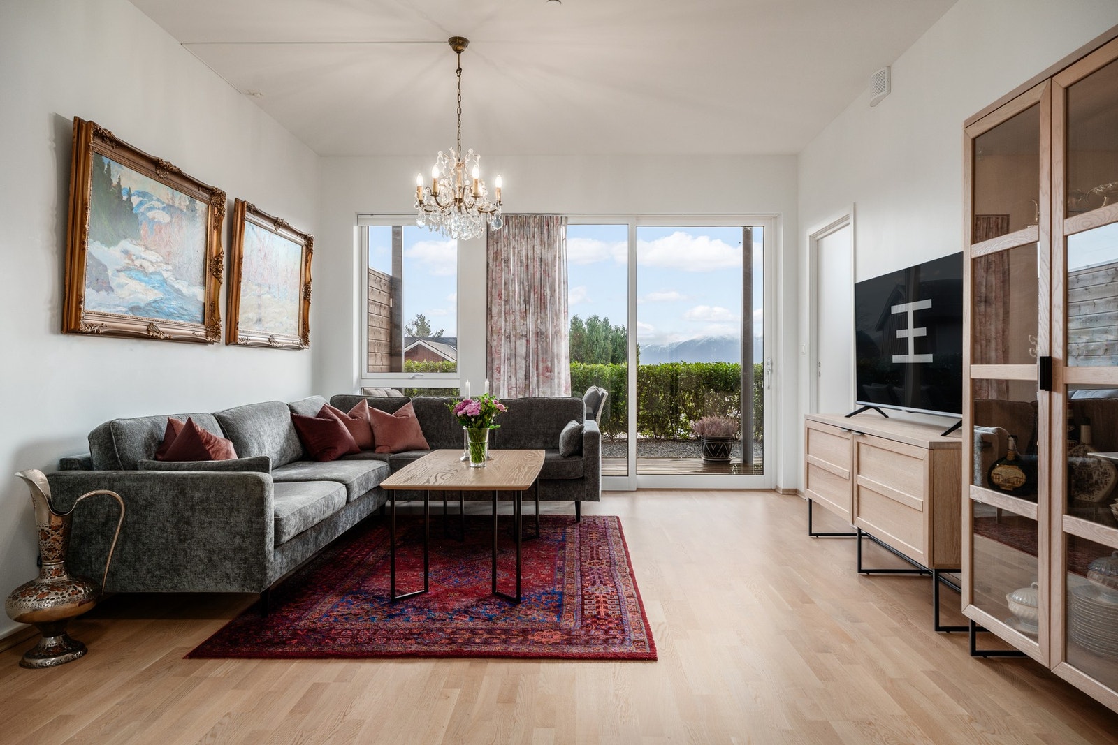 Praktisk beliggenhet med enkel tilkomst i 1. etg. Galleribilde