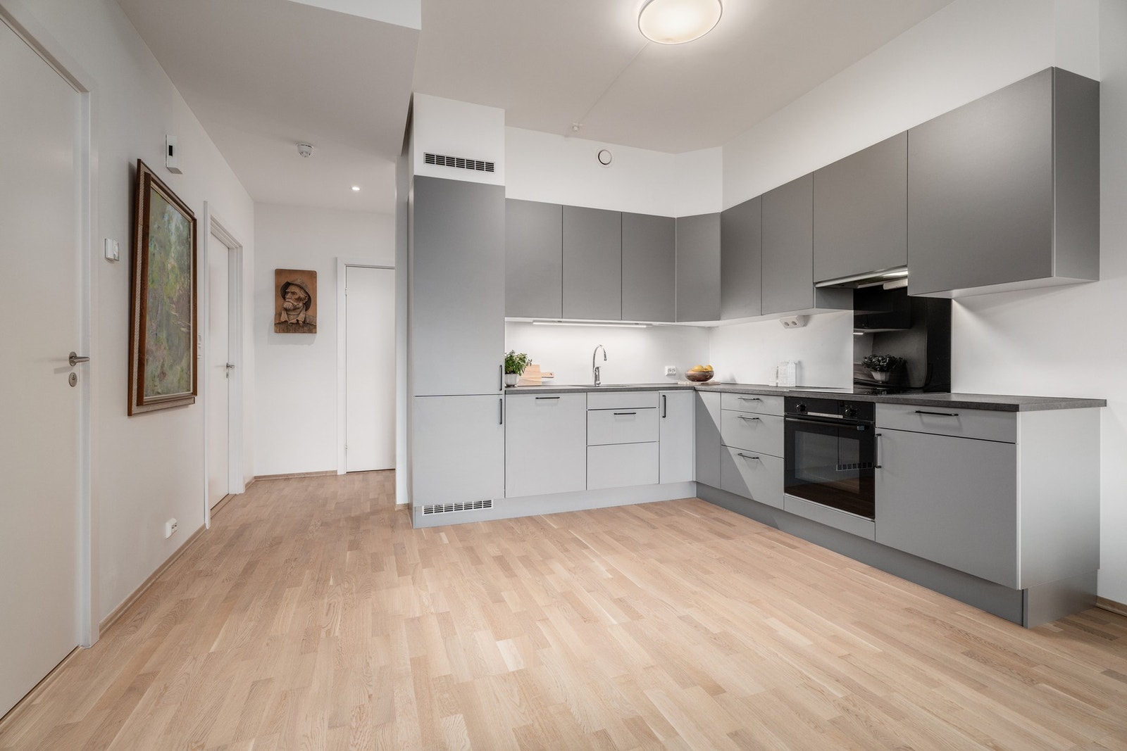 Kvalitetskjøkken fra HTH i moderne utførelse. Galleribilde