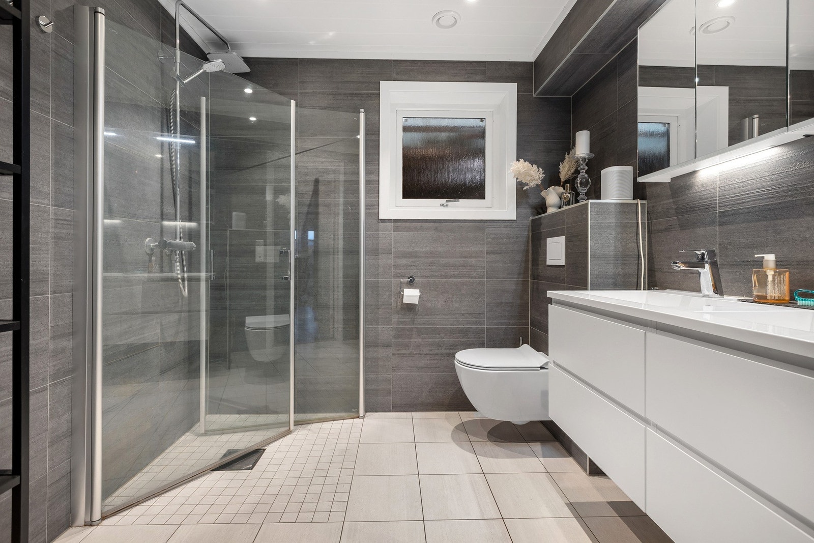 Delikat bad som ble pusset opp i 2019 av fagfolk. Galleribilde