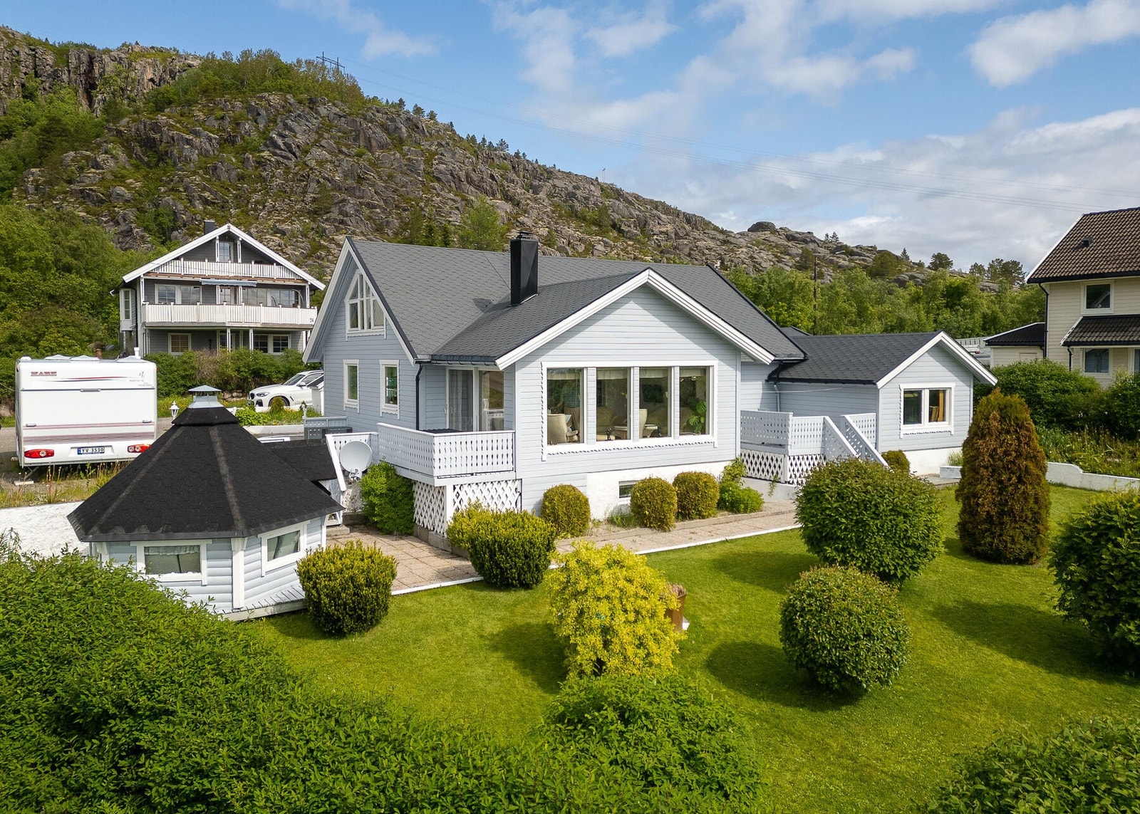 Velkommen til denne koselige eneboligen på Feneset i Lødingen! Foto: Lunde Images AS Galleribilde
