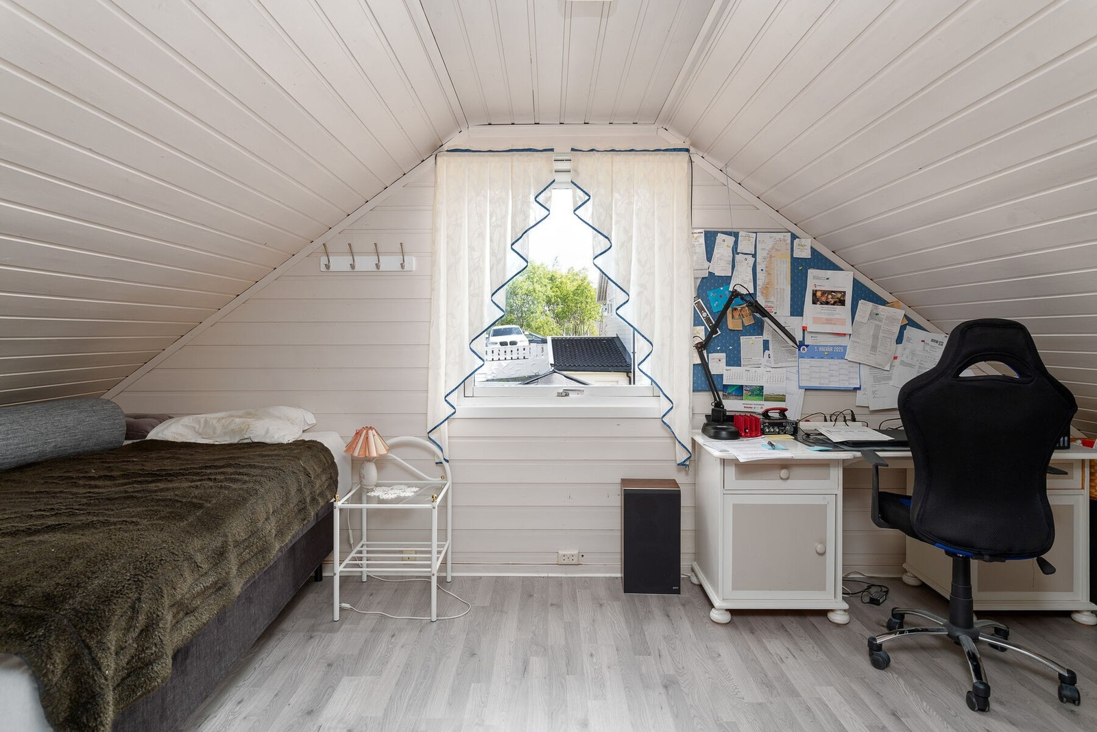 I loftsetasjen finner du også soverom nummer 3. Galleribilde