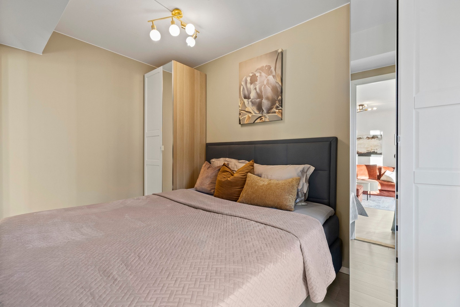 Det er plass til dobbeltseng. Galleribilde