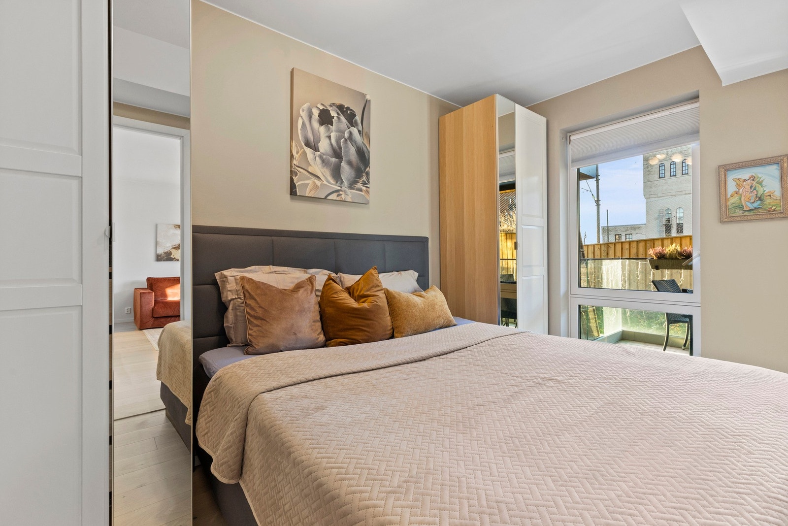 Boligens soverom er av god størrelse. Galleribilde