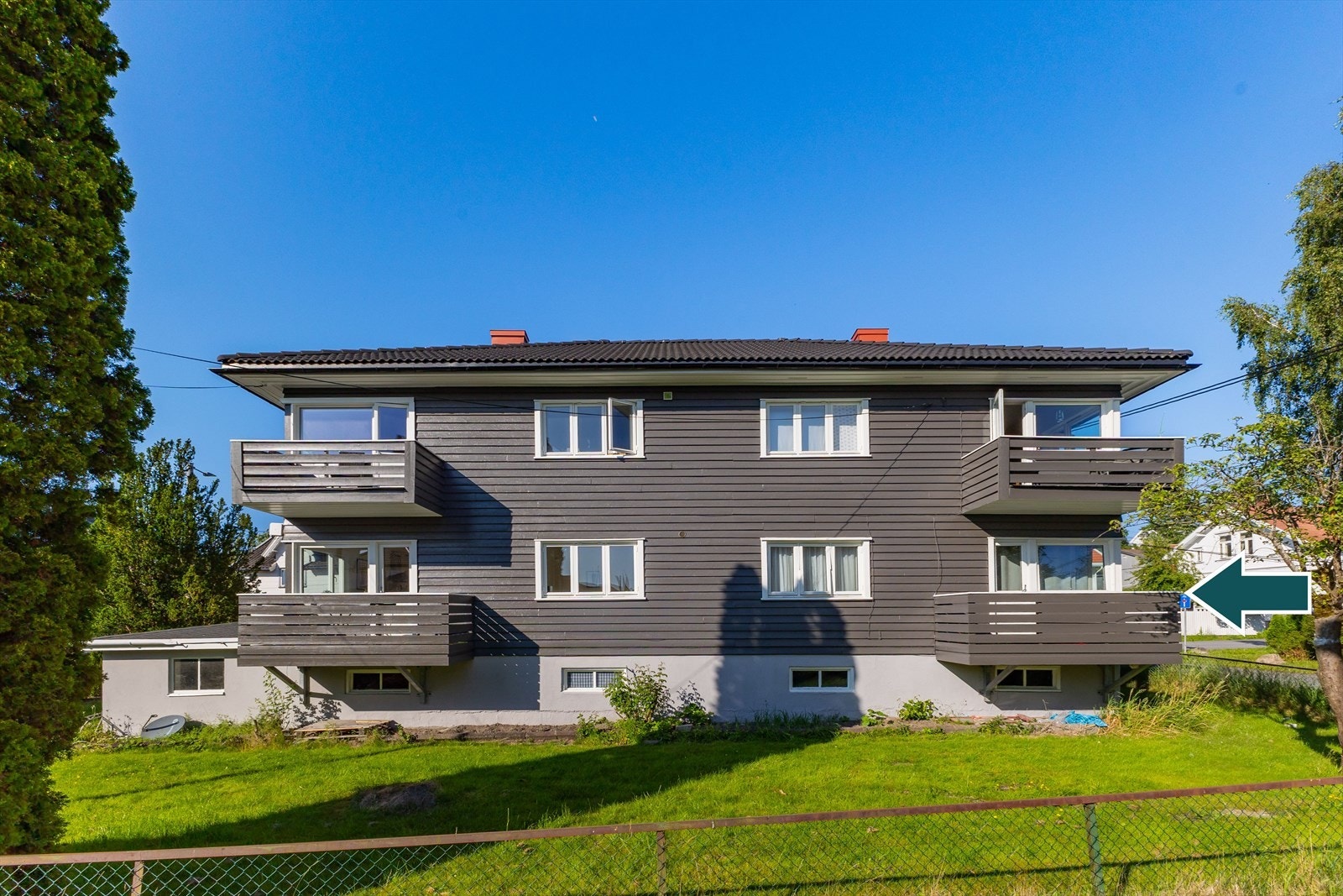 Leiligheten ligger i byggets 1. etasje og har en gjennomgående og fin standard. Galleribilde