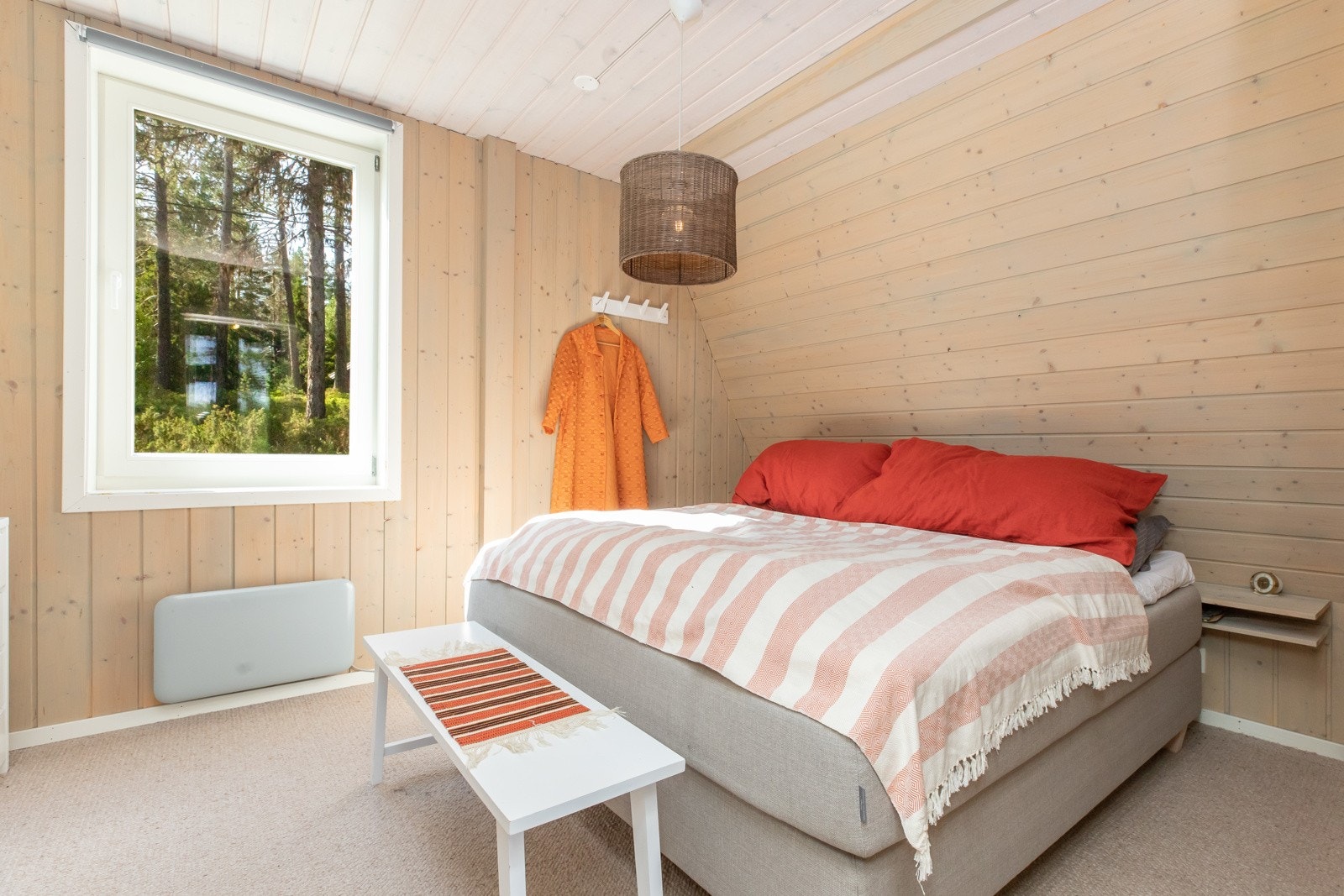 Hytta har fem soverom (Se info under innhold/lovligheter vedrørende rømningsveier). Dette er hovedsoverom. Galleribilde