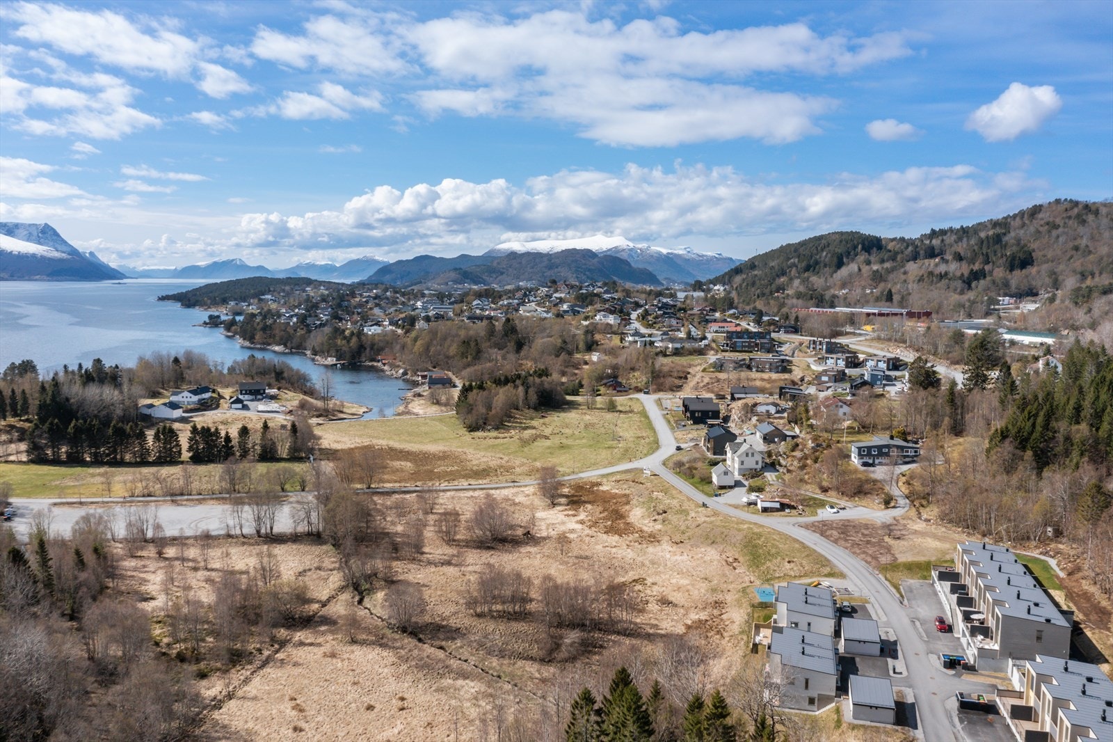 Dronebilde av området Galleribilde