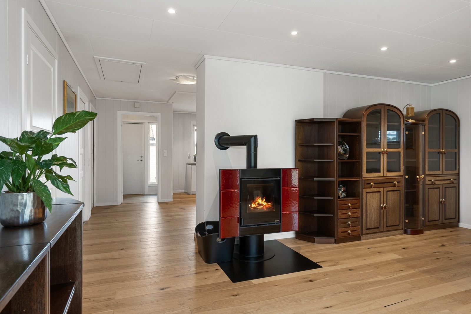 Lys og stor stue. Galleribilde