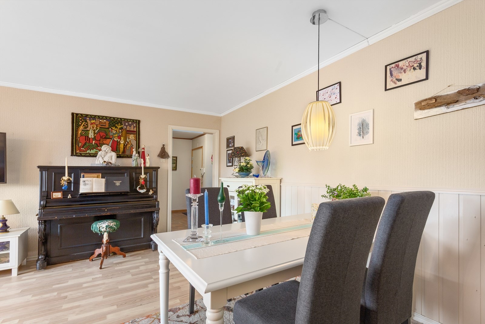 Romslig stue Galleribilde