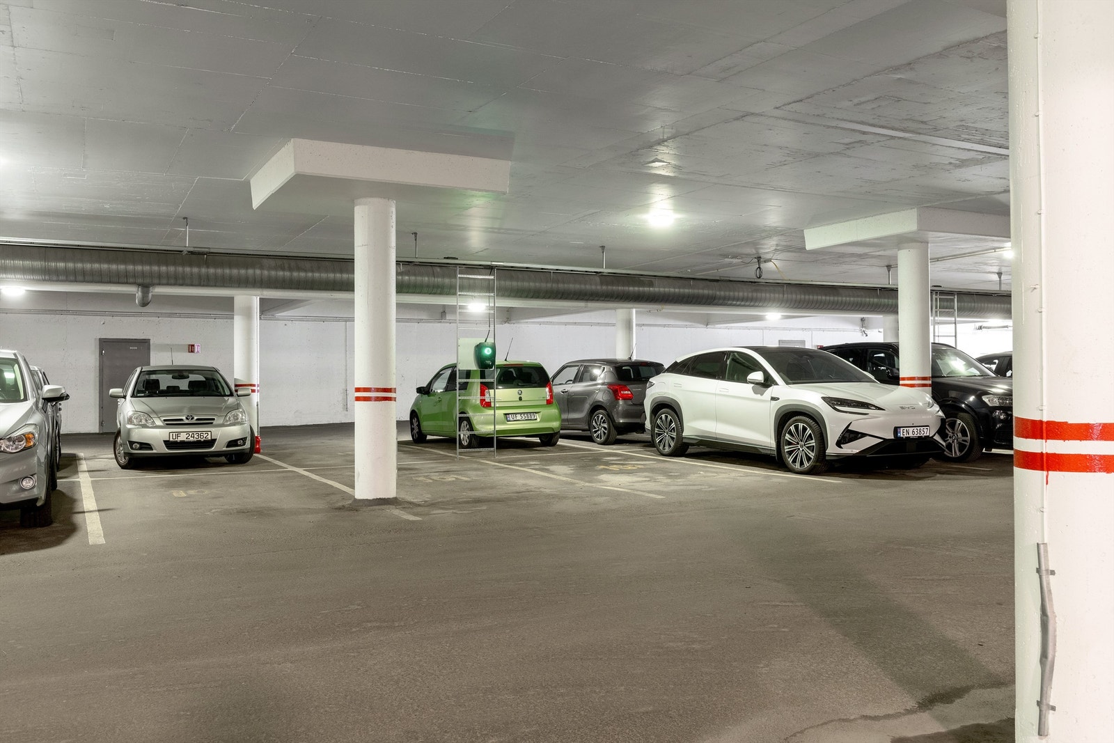 Felles parkeringskjeller med vaskeplass Galleribilde