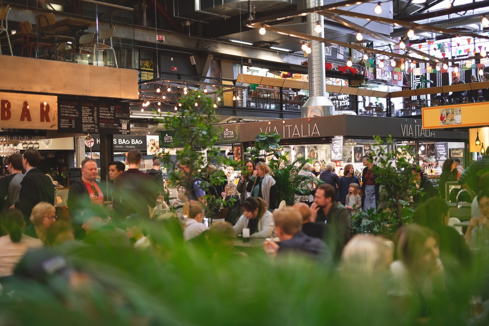 Vulkan Mathallen, 10 min gange, tilbyr lokale og internasjonale delikatesser. Galleribilde