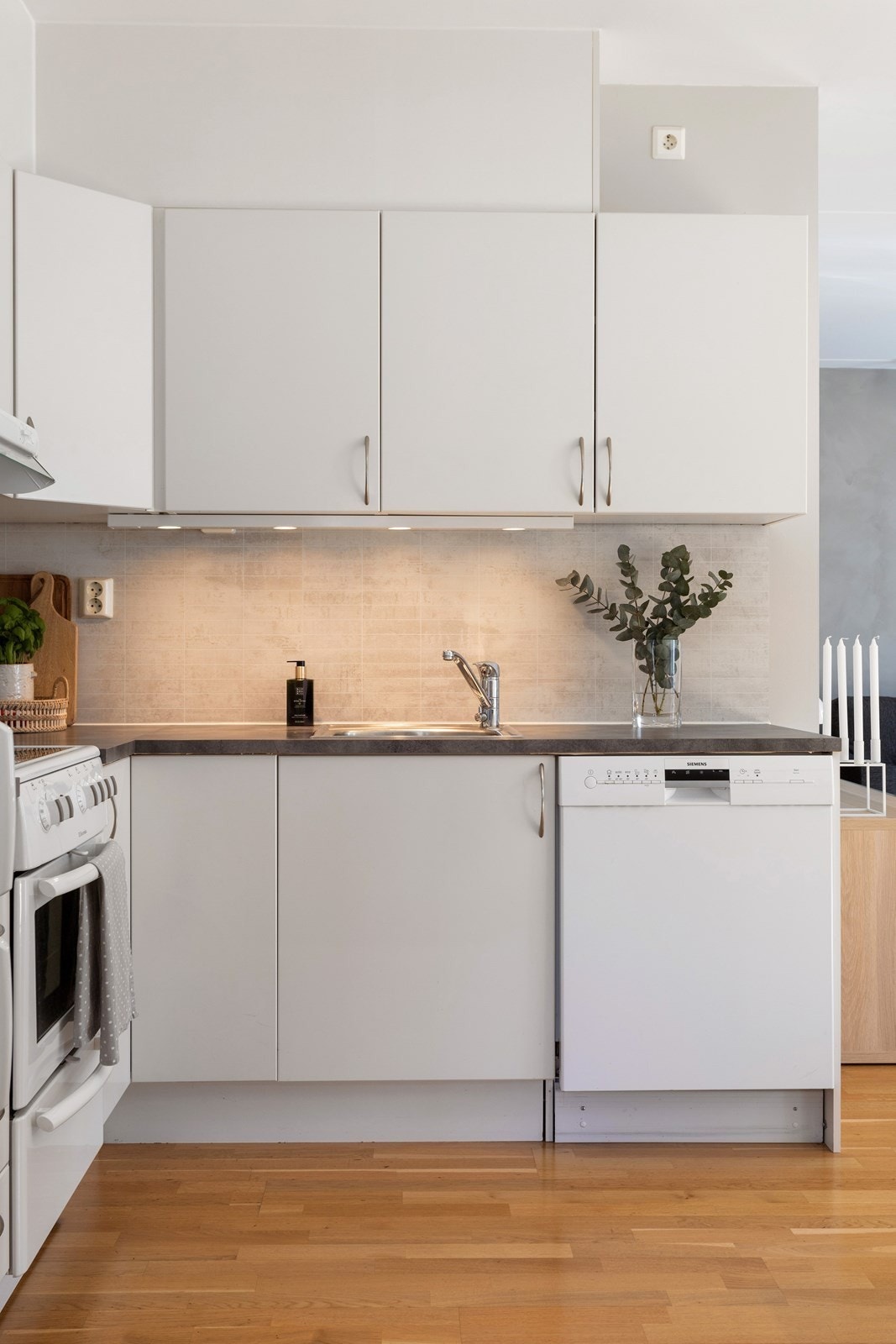 Hvitevarene på kjøkken medfølger kjøpet Galleribilde