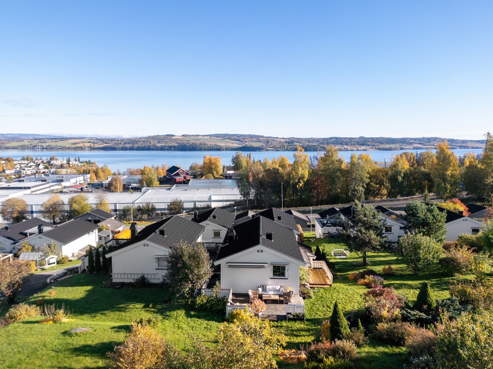Dette er en flott bolig beliggende på Vindingstad, rett sør for Gjøvik sentrum. Galleribilde