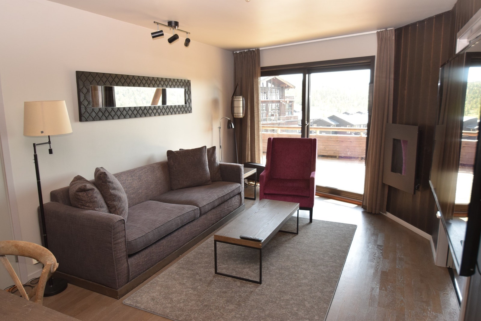 Leiligheten og feriekonseptet er rigget for kos og hygge fra første feriestund (bilde fra lik naboleilighet) Galleribilde