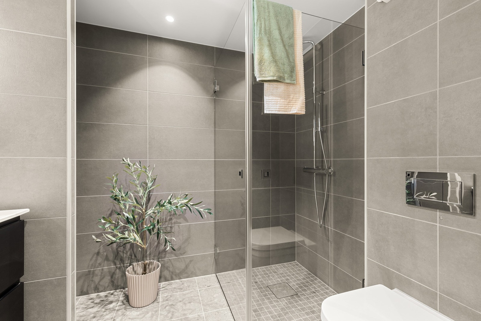 Opplegg for vaskemaskin og tørketrommel (evt.
kombimaskin vask/tørk) Galleribilde