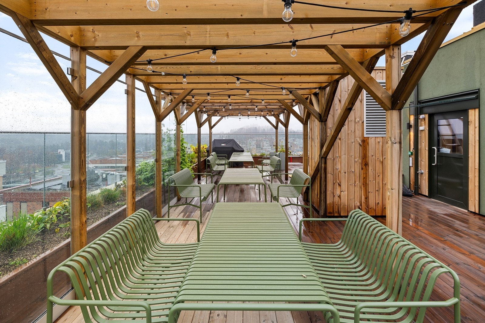 Felles takterrasse i 14. etg med sol fra morgen til kveld Galleribilde