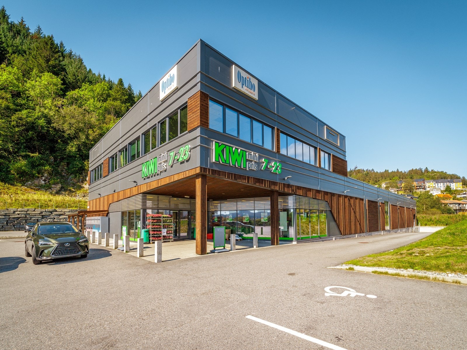 Den daglige handelen kan gjøres ved KIWI Valle, kun et lite steinkast unna boligen. Galleribilde