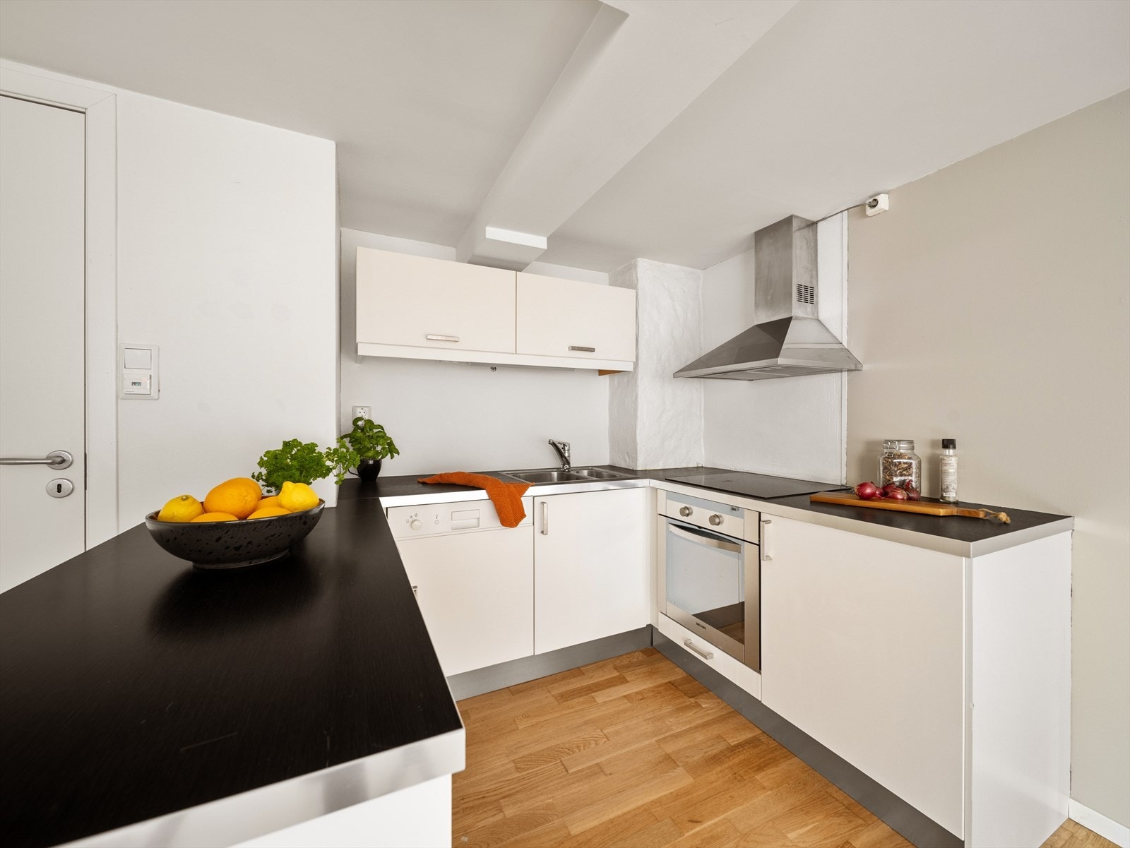 Eget kjøkken er etablert i underetasjen Galleribilde