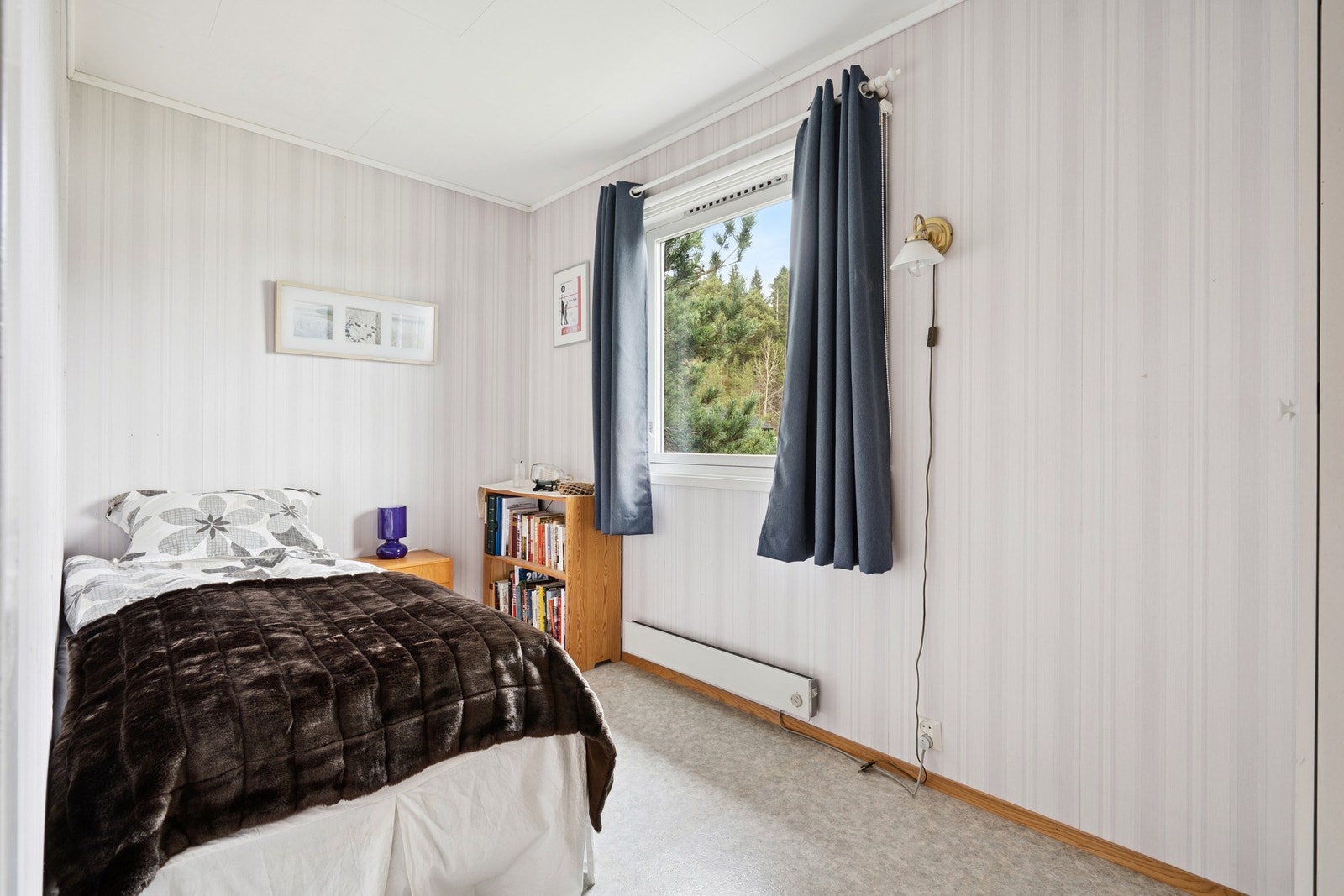 Soverom 3 i 1. etasje på 7,4 kvm. Galleribilde