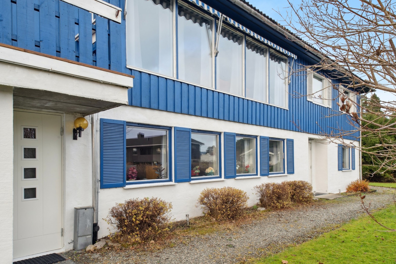 Praktisk entrè for utleiedel og hoveddel. Galleribilde