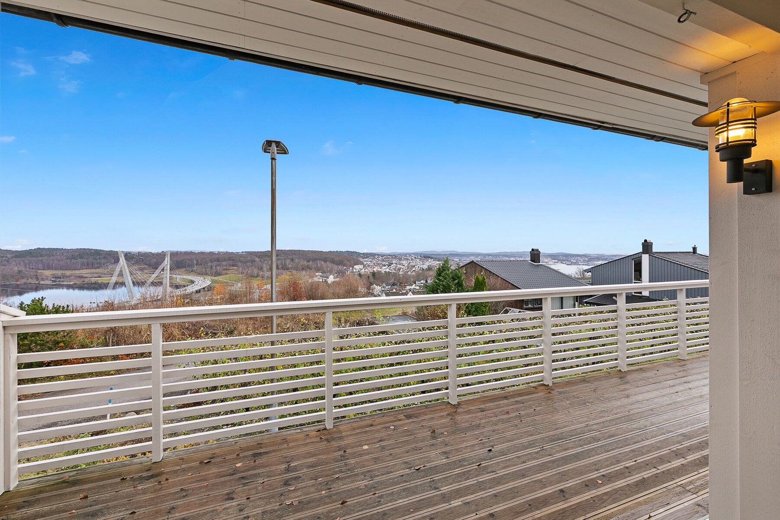 Fantastisk utsikt fra terrassen som virkelig må oppleves på nyttårsaften! Galleribilde