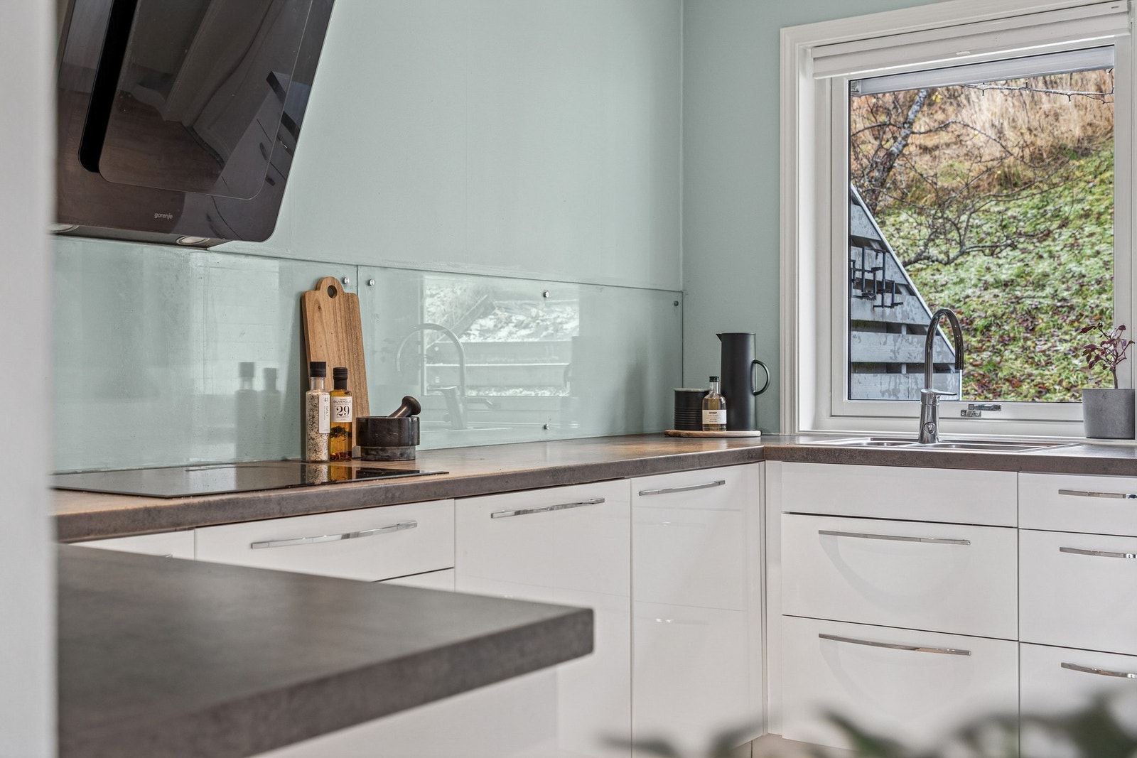 Her vil både hobbykokken og den mer erfarne kjøkkensjefen trives godt! Galleribilde