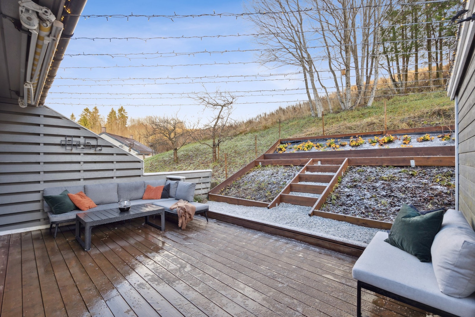 Perfekt uteområde for sommerdager, grilling og sosiale sammenkomster. Galleribilde