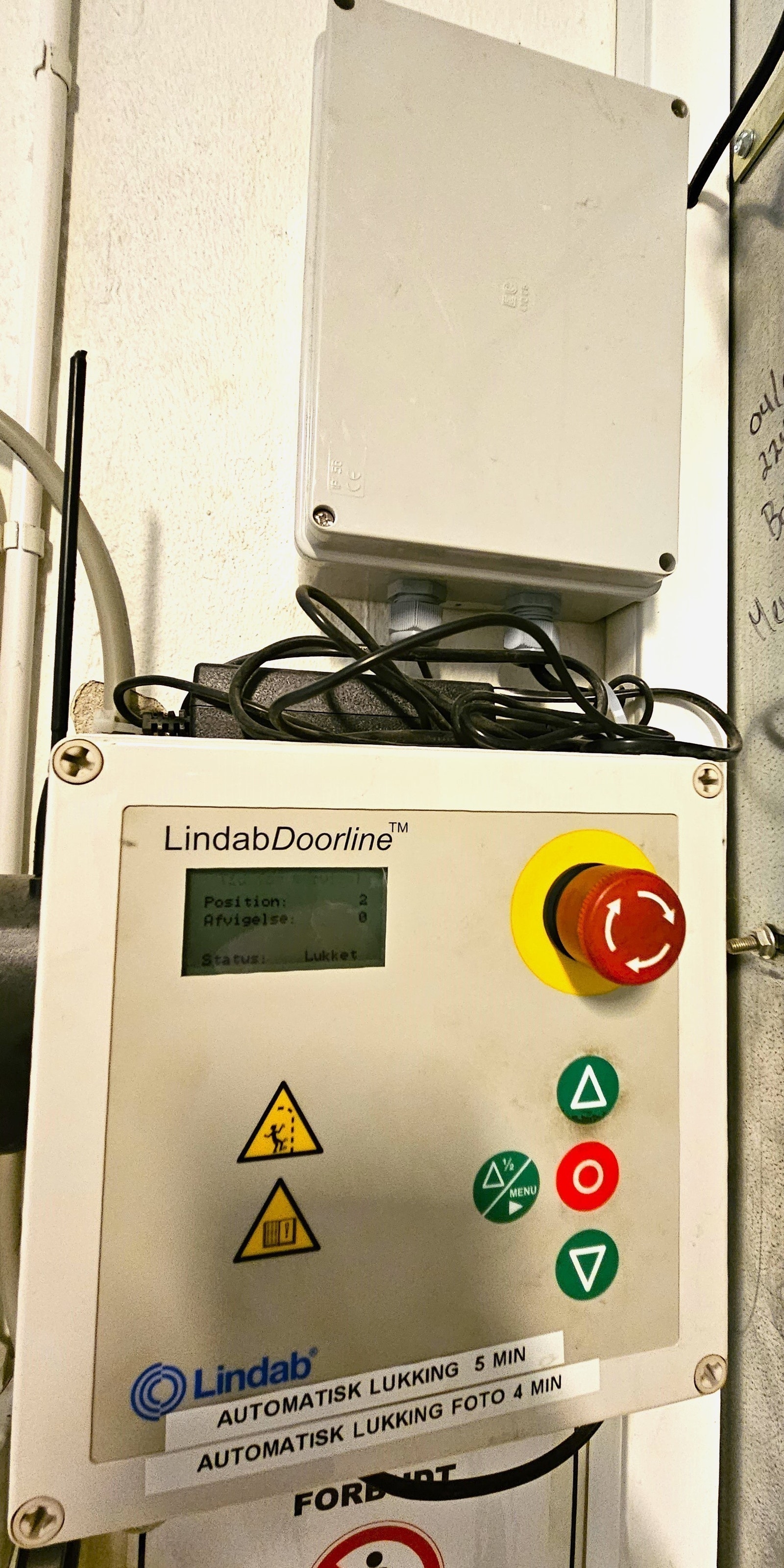 Du får tilgang på fjernåpning av porten fra din mobiltelefon for henting/levering av varer når du ikke kan være tilstede. Galleribilde